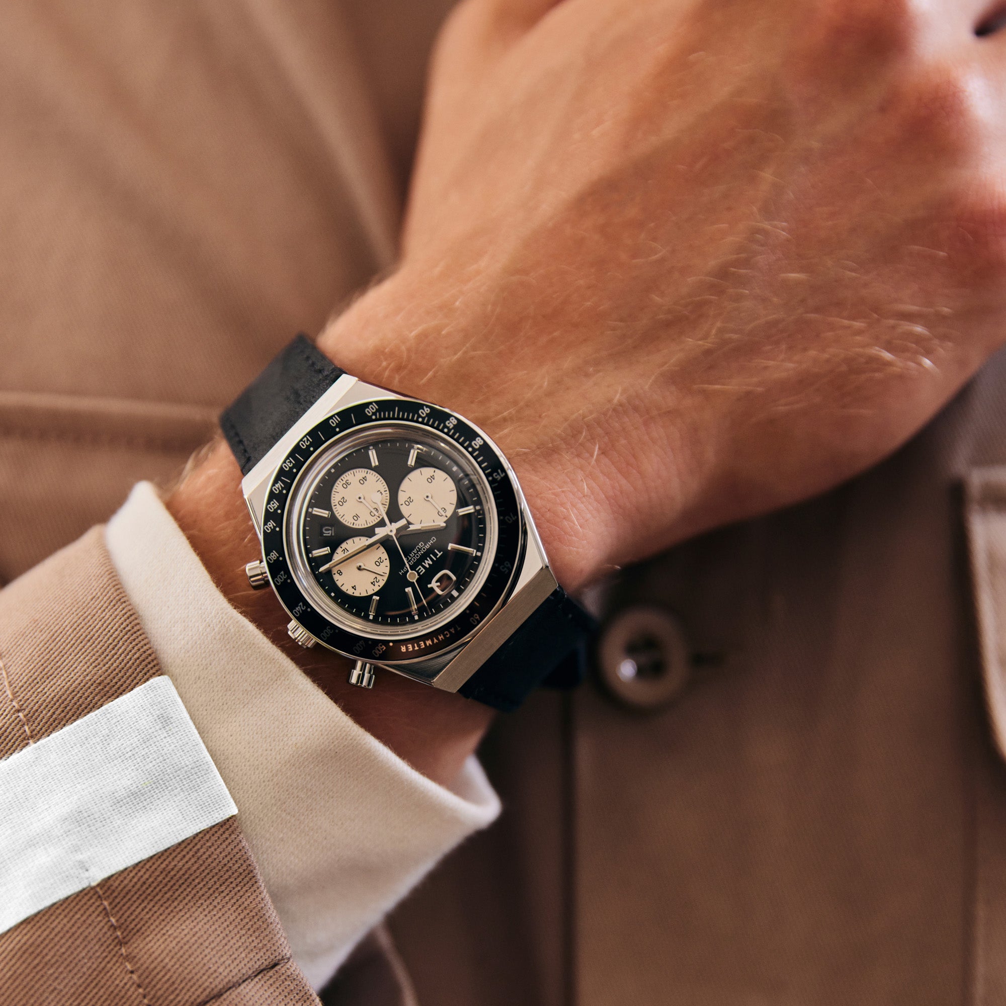 Timex Q 40MM Quartz - TW2V42700