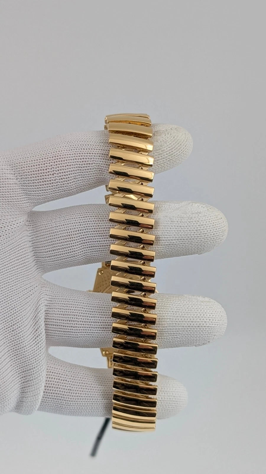 Ventura Chronograph 32 x 50MM Quartz - H24422151