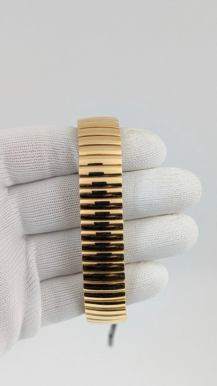 Ventura Chronograph 32 x 50MM Quartz - H24422151